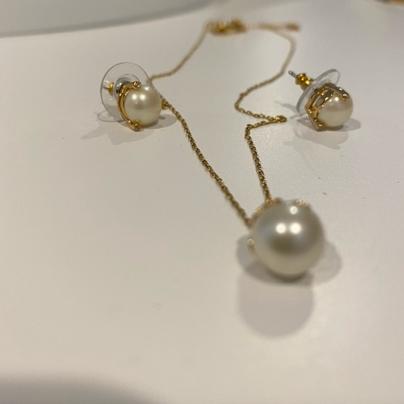kate spade Jewelry - Kate Spade Cream Pearl  necklace and Studs set